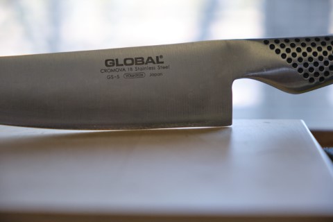 Global grönsakskniv GS-5 med ojämn häl